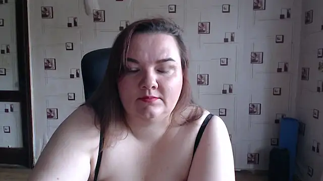 Snapshot of TasyaBigTTs chatting on November 16, 2025, 9:59 am TasyaBigTTs online show from November 16, 2025, 9:59 am