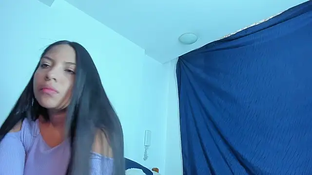 emiily15   online show from January 22, 2025, 5:49 pm