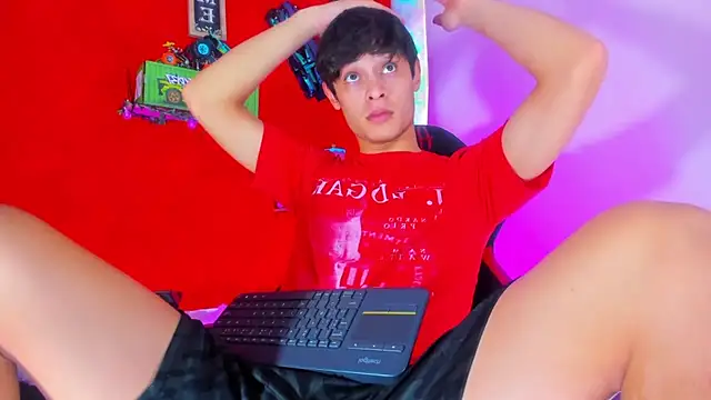 LilOwen  online show from October 25, 2025, 5:51 pm