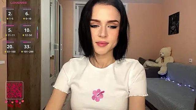 ElgaBlumer online show from December 1, 2025, 5:07 pm