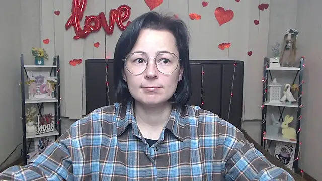 Snapshot of MarieSho chatting on April 28, 2026, 6:07 am MarieSho online show from April 28, 2026, 6:07 am