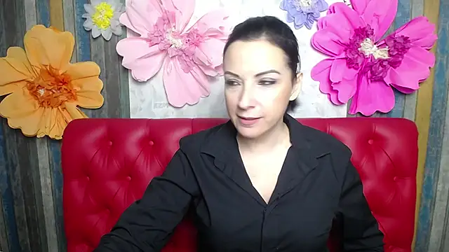 ElizabethSho online show from December 2, 2025, 6:14 pm