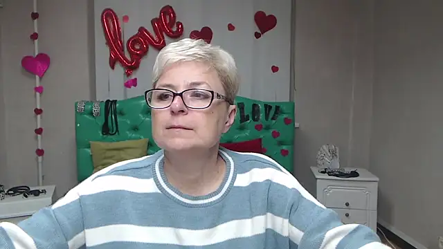 Snapshot of EmiliaGree chatting on September 30, 2025, 5:07 pm EmiliaGree online show from September 30, 2025, 5:07 pm