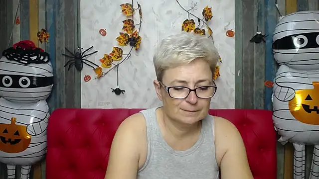 EmiliaGree online show from November 2, 2025, 6:10 pm