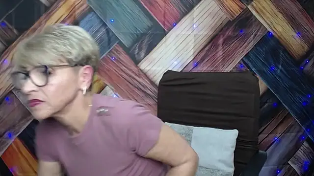 EllaBonito online show from October 6, 2025, 11:51 am