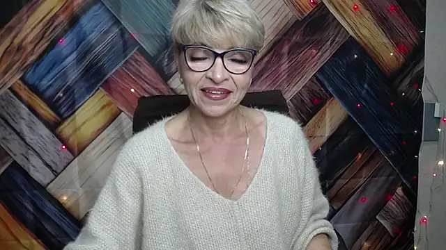 EllaBonito online show from October 17, 2025, 5:32 am