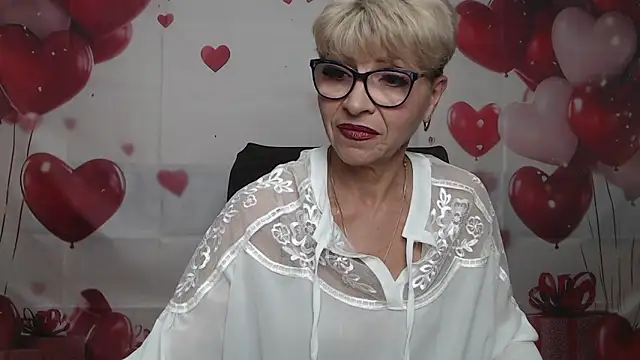 Snapshot of EllaBonito chatting on April 18, 2026, 5:55 am EllaBonito online show from April 18, 2026, 5:55 am