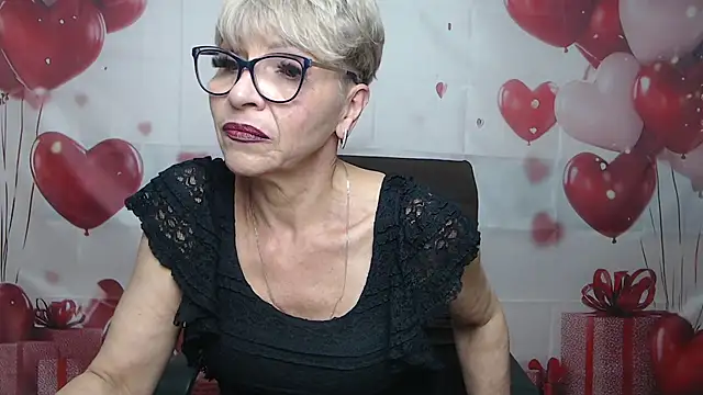Snapshot of EllaBonito chatting on May 19, 2026, 5:47 am EllaBonito online show from May 19, 2026, 5:47 am
