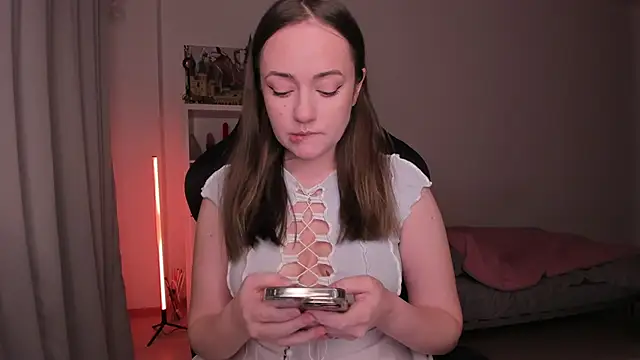 WalkingGirl online show from February 2, 2025, 6:42 pm