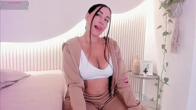 Snapshot of Sofia__rivera chatting on February 24, 2026, 4:05 pm Sofia rivera online show from February 24, 2026, 4:05 pm