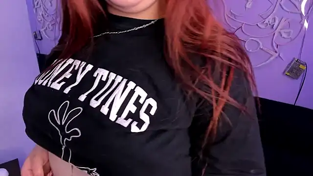 Camiila Osorio online show from February 23, 2026, 8:39 pm