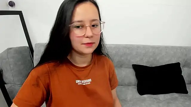 Snapshot of Sofiskies chatting on January 31, 2025, 11:45 pm Sofiskies online show from January 31, 2025, 11:45 pm