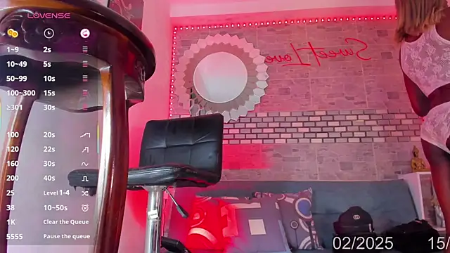 Snapshot of Karla-Ebony chatting on February 15, 2025, 9:15 pm Karla-Ebony online show from February 15, 2025, 9:15 pm