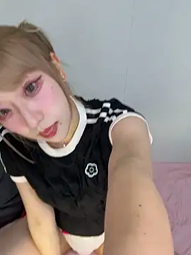 alice  1111 online show from May 18, 2026, 2:40 am