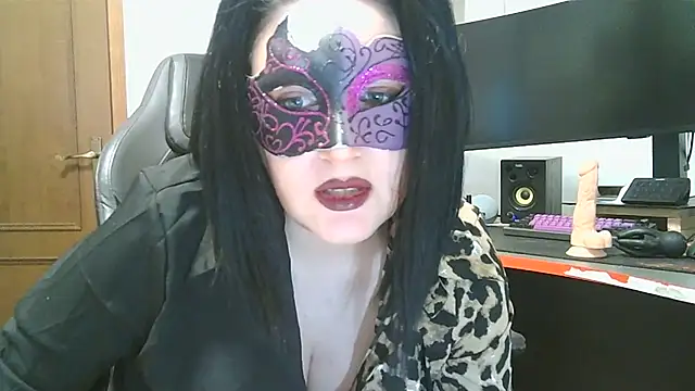 LaDamaNeraa online show from October 10, 2025, 1:10 pm