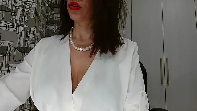 Snapshot of saraxt987 chatting on February 11, 2025, 9:56 pm saraxt987 online show from February 11, 2025, 9:56 pm