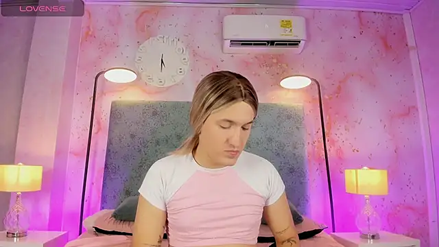 JESSI NAOMI online show from November 9, 2025, 11:36 pm