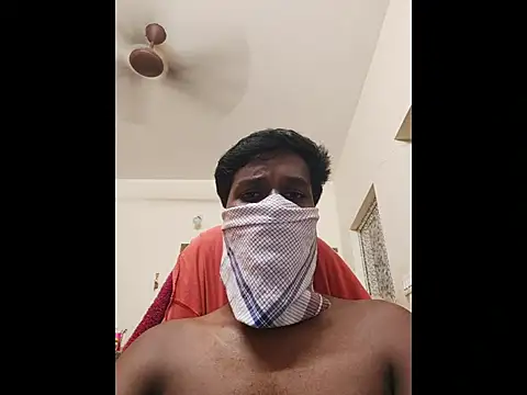 Snapshot of boy_BeardGallery chatting on October 14, 2025, 1:01 pm boy BeardGallery online show from October 14, 2025, 1:01 pm