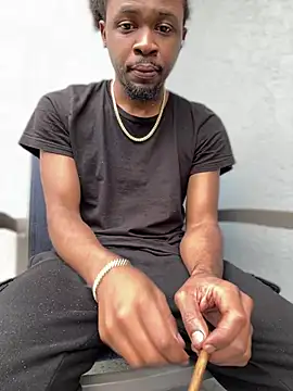 MobyDxck online show from December 15, 2024, 6:04 pm