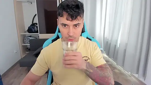 MatMalonne online show from December 2, 2025, 7:14 am