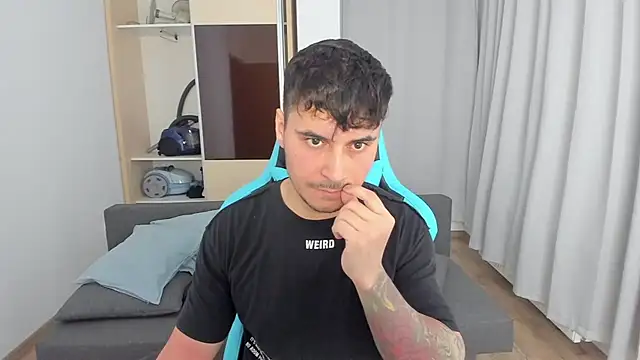 MatMalonne online show from December 22, 2025, 2:25 pm