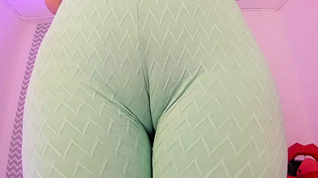 cloehonney online show from September 11, 2025, 7:03 pm