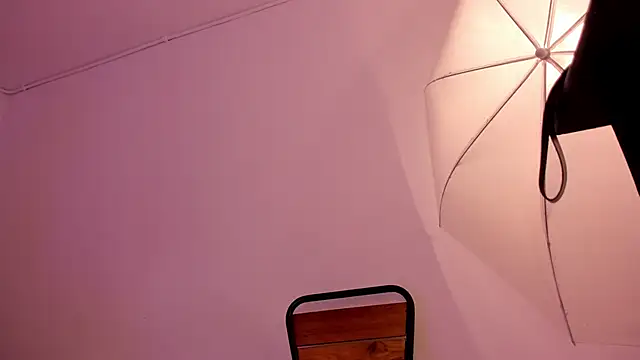 cloehonney online show from November 9, 2025, 10:35 am