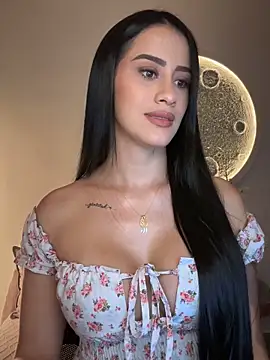 SarahhSmitth1 online show from November 26, 2025, 4:41 pm