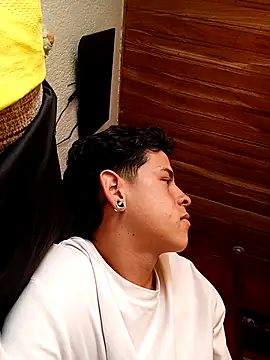 Ssan25 online show from April 23, 2026, 7:38 pm