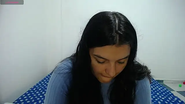 Snapshot of Laurenkenner_ chatting on December 17, 2024, 7:37 pm Laurenkenner online show from December 17, 2024, 7:37 pm