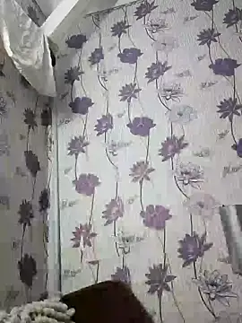 SweetLeila40 online show from February 14, 2025, 11:31 pm