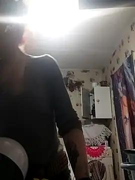 SweetLeila40 online show from March 25, 2026, 9:21 pm