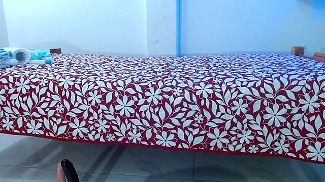 evaleribigtits18 online show from May 6, 2026, 12:52 am