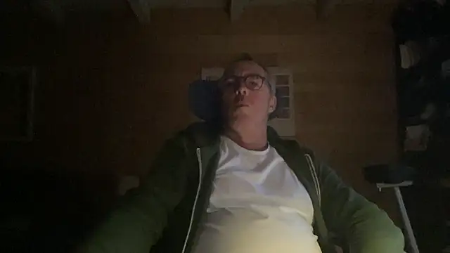 lelohop online show from October 17, 2025, 6:27 am