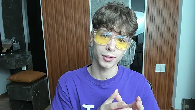 calvin love you online show from April 10, 2026, 5:17 pm