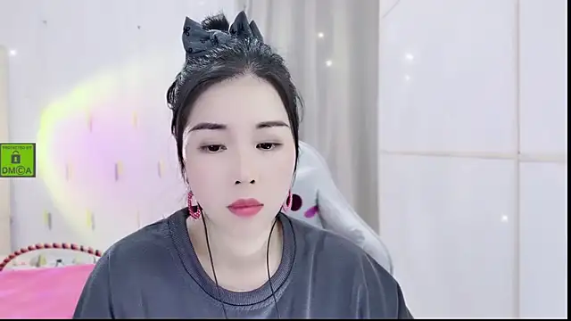 HK angelchloe online show from October 25, 2025, 12:51 am