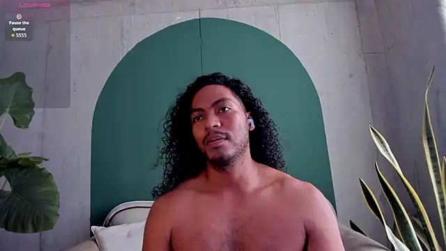 noah jones   online show from December 2, 2025, 7:31 pm