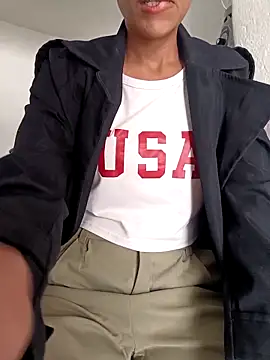 BlairSamy online show from December 1, 2025, 2:33 pm