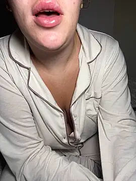 lilylush24 online show from February 23, 2025, 3:24 am