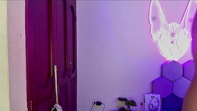 Horny tgn online show from March 7, 2025, 9:17 pm