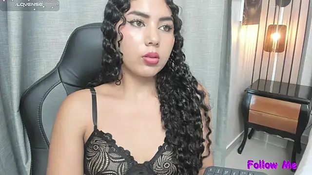 Snapshot of joselyn_sexy_ chatting on December 28, 2024, 9:30 pm joselyn sexy online show from December 28, 2024, 9:30 pm