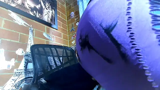 Snapshot of ValeriaLacrozee chatting on March 12, 2025, 8:52 pm ValeriaLacrozee online show from March 12, 2025, 8:52 pm