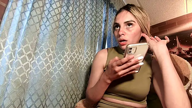 Snapshot of ValeriaLacrozee chatting on September 16, 2025, 7:04 pm ValeriaLacrozee online show from September 16, 2025, 7:04 pm