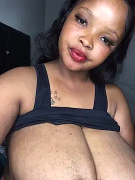 Snapshot of pinky_promicee chatting on December 29, 2024, 5:01 pm pinky promicee online show from December 29, 2024, 5:01 pm