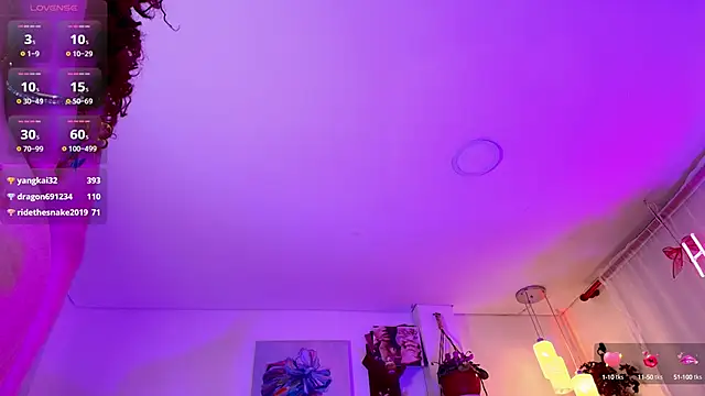 HANNAH LOVEE online show from March 8, 2025, 6:10 am