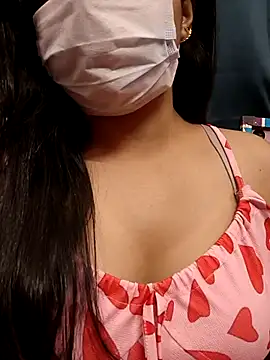 Myloveurvi online show from June 26, 2026, 4:44 pm
