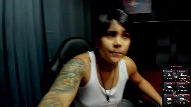 ZhoeStrong online show from November 23, 2025, 5:57 pm