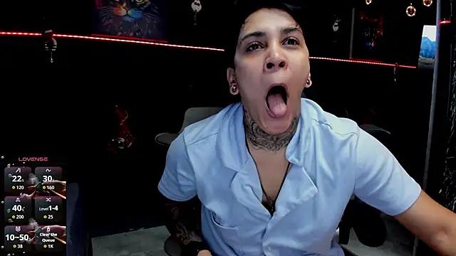 ZhoeStrong online show from December 13, 2025, 7:53 pm