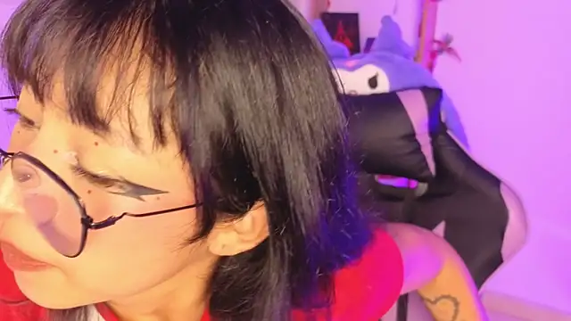 Yommi Winx online show from December 5, 2025, 1:47 am