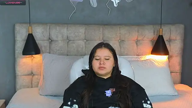 Laia and Aloby online show from January 6, 2026, 10:12 pm